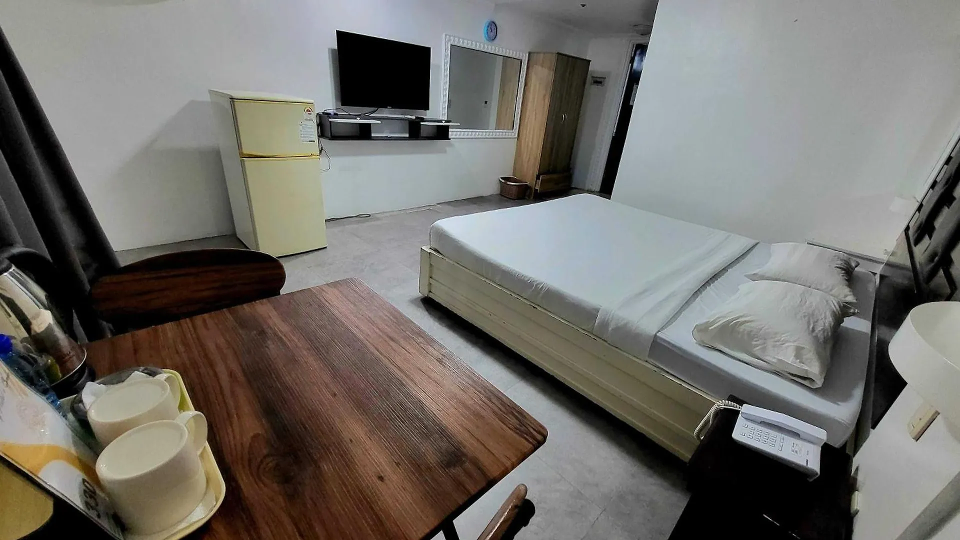 **  Oyo 1141 Healing Condo Hotel Angeles Philippines